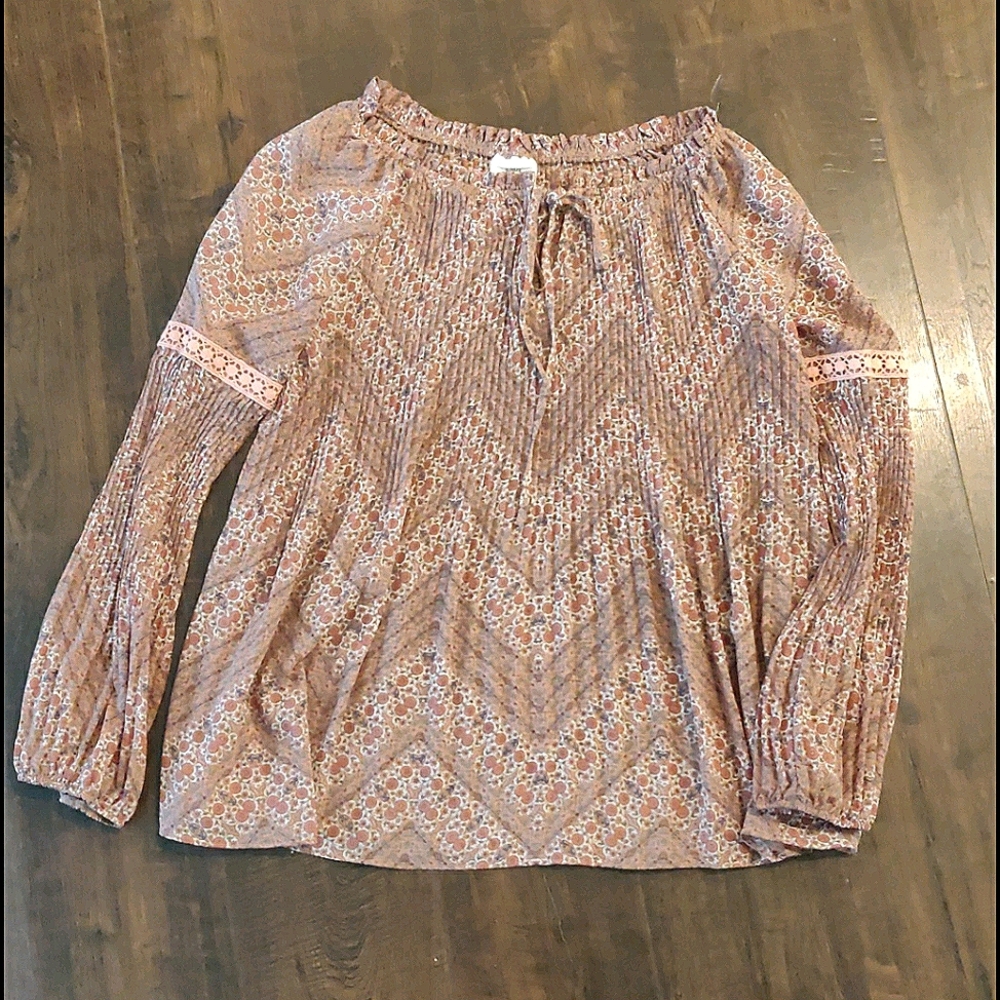 Peepneck loose semi sheer blouse with pleats